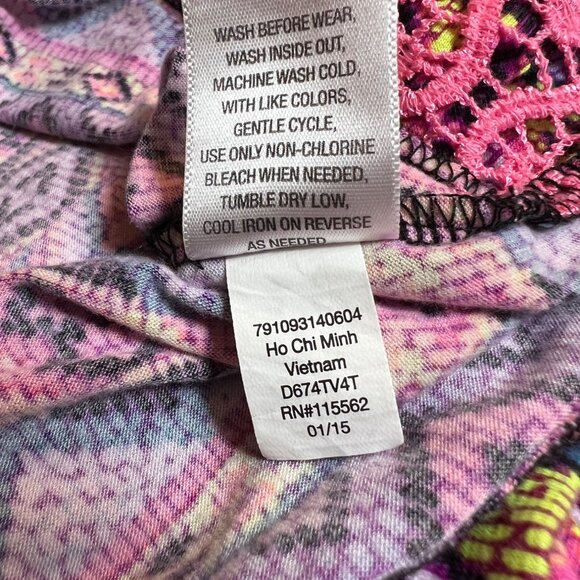 D-signed Geometric Tank - Picture 9 of 12